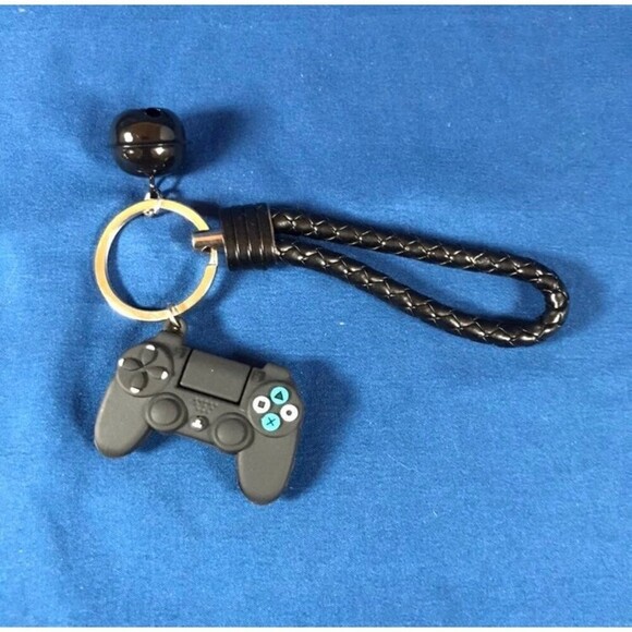 Video Game Controller Keychain - Picture 1 of 2
